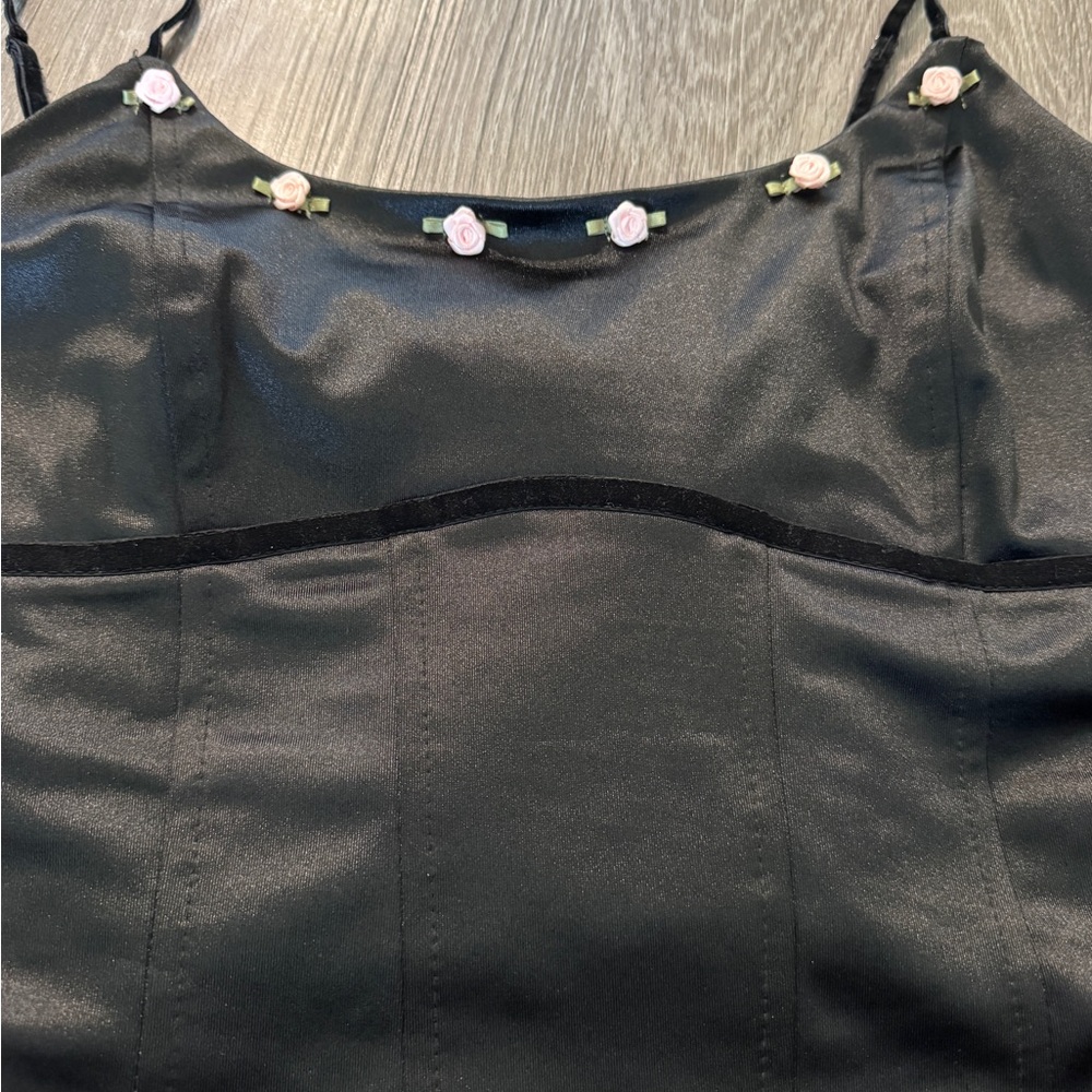 Black Tank with Rose Appliqués - Picture 4 of 8